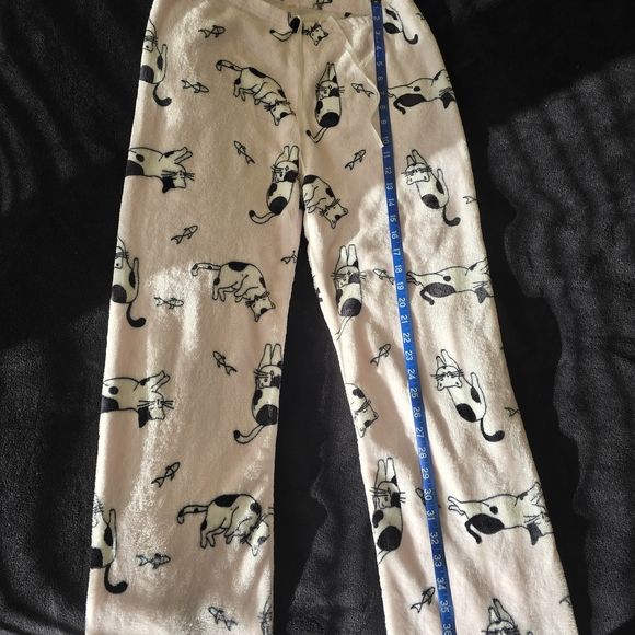 Cozy Pink Cat Pants - Picture 3 of 4
